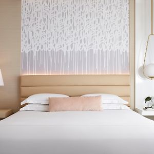 Camera con letto king size